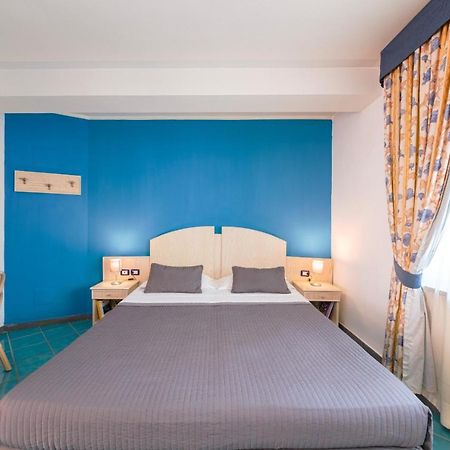 Agave Hotel Поцуоли Екстериор снимка