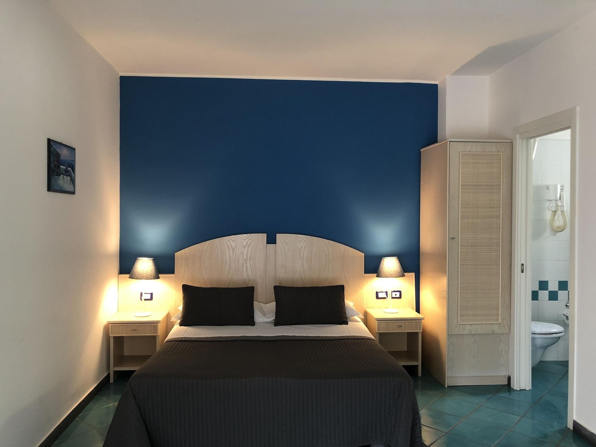 Agave Hotel Поцуоли Екстериор снимка