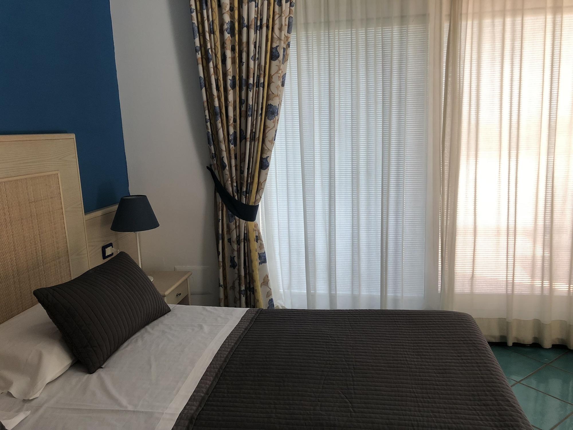 Agave Hotel Поцуоли Екстериор снимка