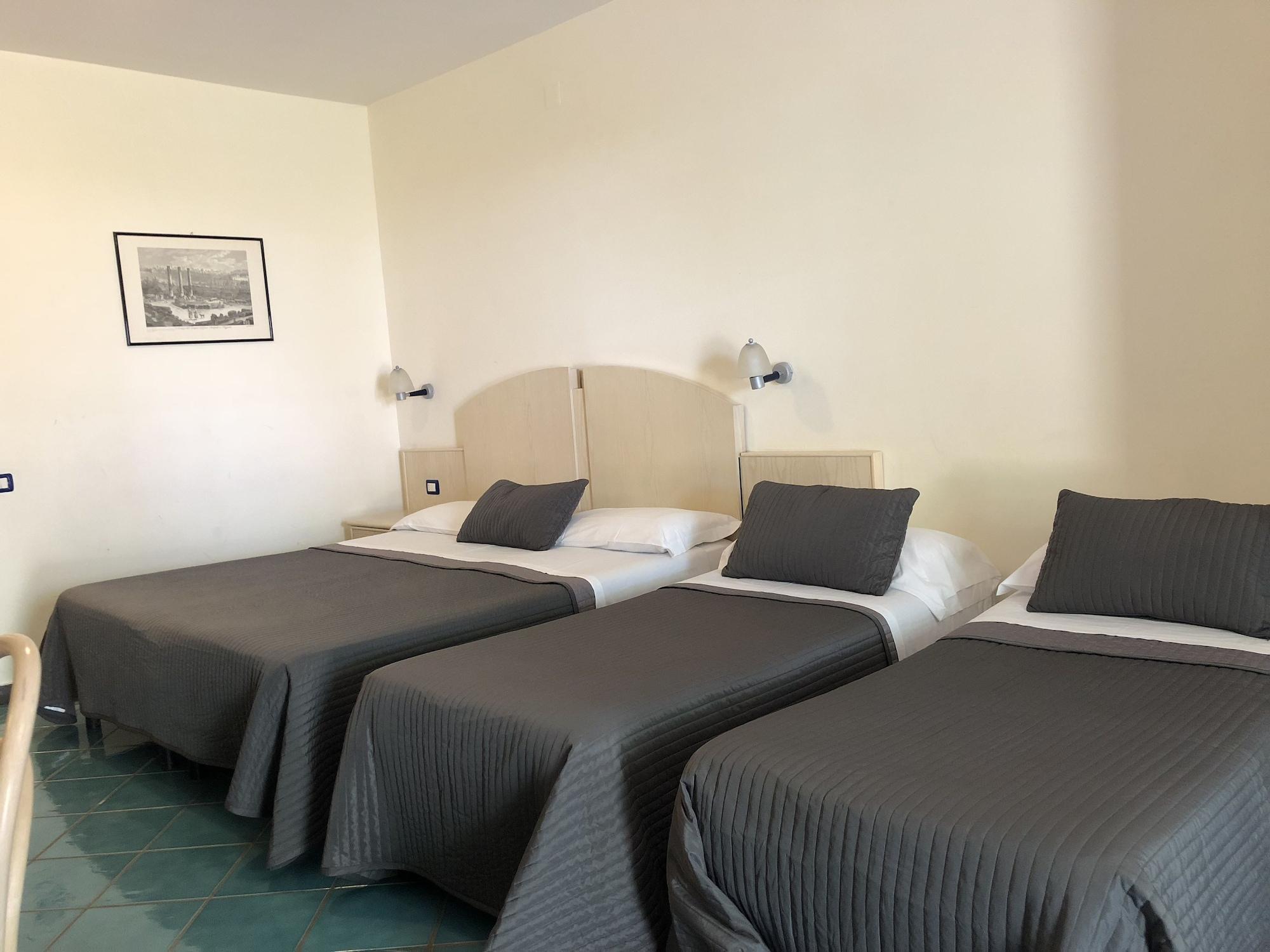 Agave Hotel Поцуоли Екстериор снимка