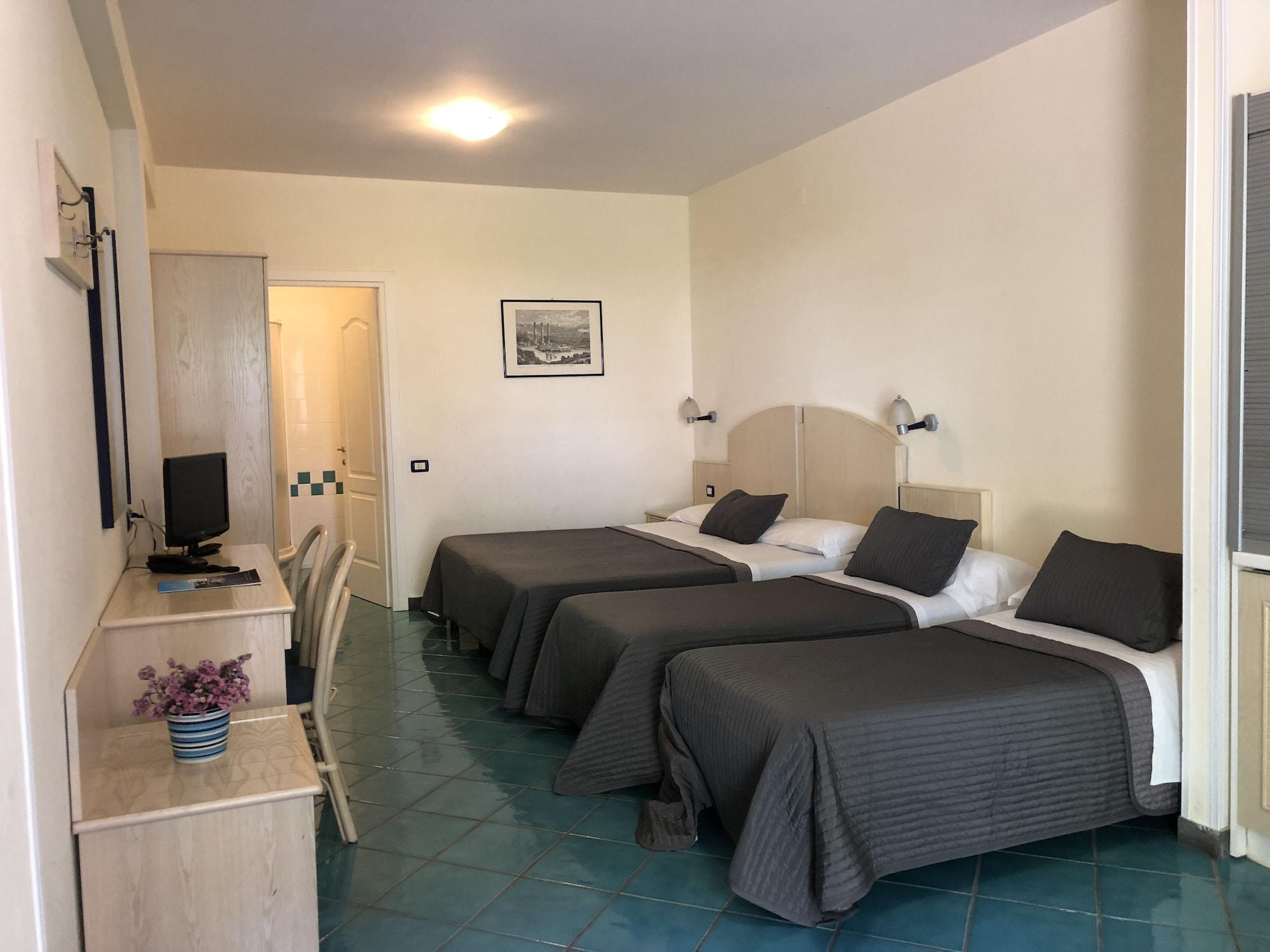 Agave Hotel Поцуоли Екстериор снимка
