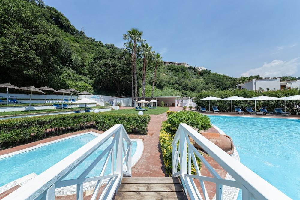 Agave Hotel Поцуоли Екстериор снимка